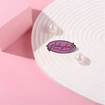 10 PCS / LOTE-de-Rosa Simples Esmalte pin RuPaul Drag Race Broche Saco de Roupas pins de Lapela Sasha Distância Emblema do Cartoon Jóias 